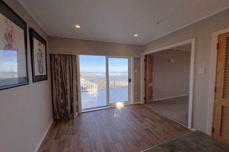 Photo of property in 5 Oakleigh Street, Maungaraki, Lower Hutt, 5010