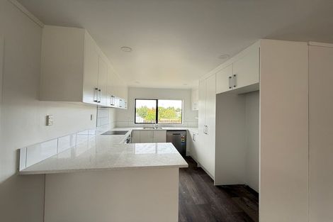 Photo of property in 155 Botany Road, Botany Downs, Auckland, 2010