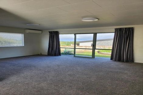 Photo of property in 44 Donnelly Street, Oakura, 4314