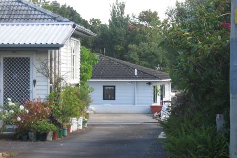 Photo of property in 36 Queen Mary Avenue, New Lynn, Auckland, 0600