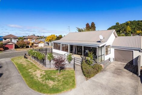 Photo of property in 3a Dorothy Drive, Acacia Bay, Taupo, 3330