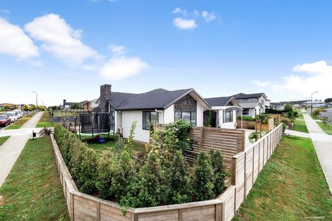 Photo of property in 2 Floyd Road, Riverhead, 0820