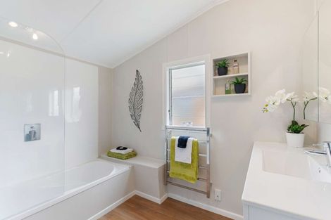 Photo of property in 1/56 East Street, Papakura, 2110