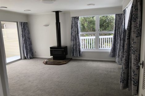 Photo of property in 10 Voltaire Street, Karori, Wellington, 6012