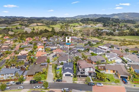 Photo of property in 86 San Marino Drive West, Henderson, Auckland, 0612