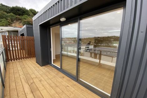 Photo of property in 52 Tiketike Way, Brooklyn, Wellington, 6021