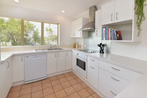 Photo of property in 106 Lakeside Drive, Orewa, 0931