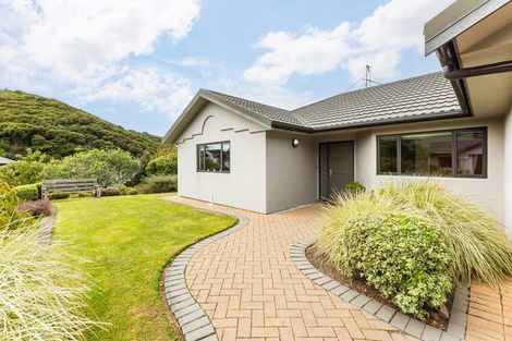 Photo of property in 3 Gybe Place, Whitby, Porirua, 5024
