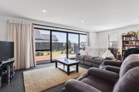 Photo of property in 7 Valour Drive, Rangiora, 7400