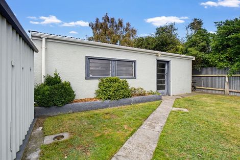 Photo of property in 4 Perth Place, Awapuni, Palmerston North, 4412