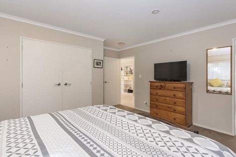 Photo of property in 13a Poto Street, Te Atatu South, Auckland, 0610