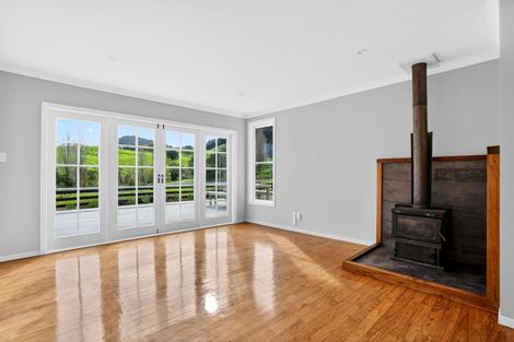 Photo of property in 109 Mountain Road, Maungaturoto, 0587
