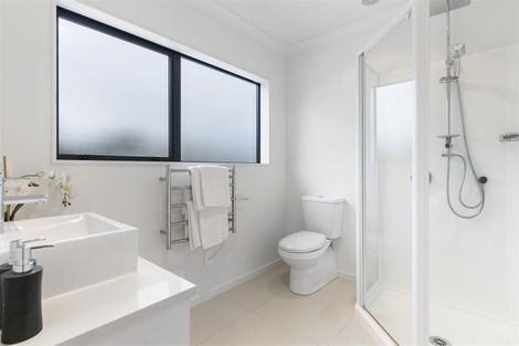 Photo of property in 31 Trotting Terrace, Fairview Heights, Auckland, 0632
