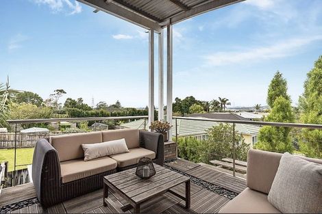 Photo of property in 2/2a Covil Avenue, Te Atatu South, Auckland, 0610