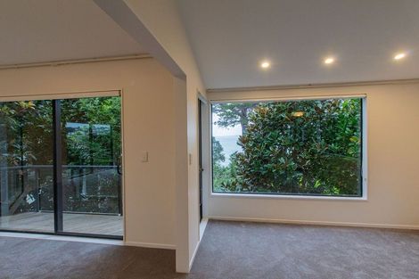 Photo of property in 11 Gray Crescent, Torbay, Auckland, 0630