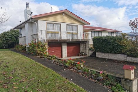 Photo of property in 10 Deakin Place, Clive, 4102
