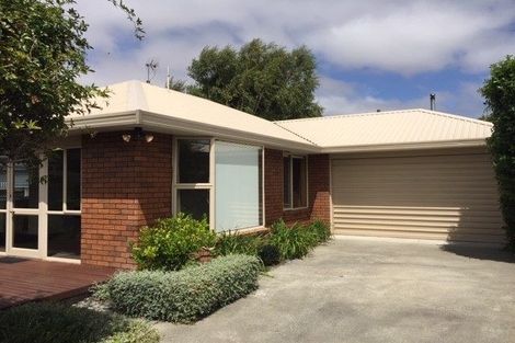 Photo of property in 66 Martin Avenue, Beckenham, Christchurch, 8023