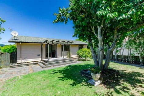 Photo of property in 35 Linwood Drive, Paraparaumu, 5032