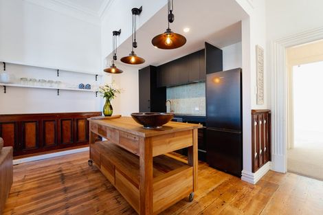 Photo of property in 48 Manor Place, Dunedin Central, Dunedin, 9016