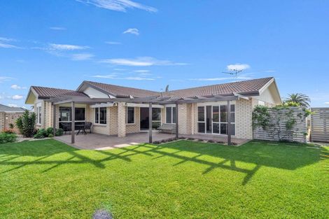 Photo of property in 21 Beachwater Drive, Papamoa Beach, Papamoa, 3118