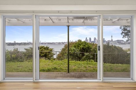 Photo of property in 59 Sylvan Avenue, Northcote, Auckland, 0627