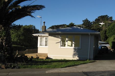 Photo of property in 13b Lyndfield Lane, Newlands, Wellington, 6037