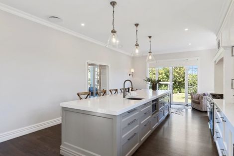 Photo of property in 15 Richmond Avenue, Waikanae, 5036