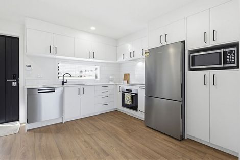Photo of property in 2/15 Tilden Avenue, Hillcrest, Auckland, 0627