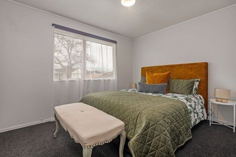 Photo of property in 32 Cumberland Place, Kelvin Grove, Palmerston North, 4414