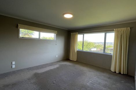 Photo of property in 14 Springtide Place, Red Beach, 0932