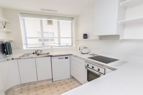 Photo of property in Wharenui Apartments, 274 Oriental Parade, Oriental Bay, Wellington, 6011