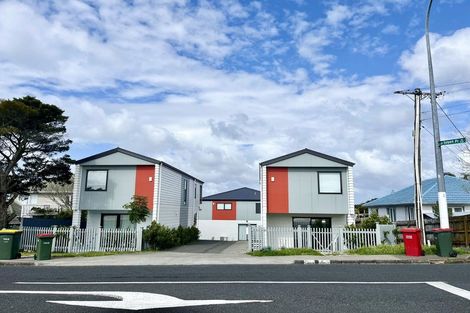Photo of property in 1/98 Lincoln Park Avenue, Massey, Auckland, 0614