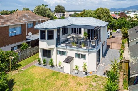 Photo of property in 19 Simpson Road, Papamoa Beach, Papamoa, 3118