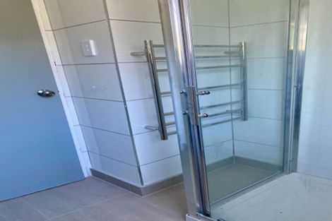 Photo of property in 21 Eskdale Road, Birkdale, Auckland, 0626