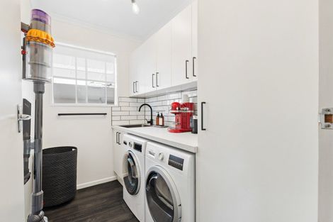 Photo of property in 16 Lockhart Avenue, Milson, Palmerston North, 4414
