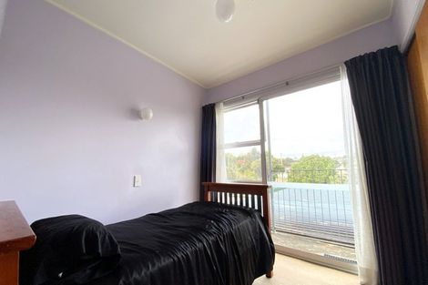 Photo of property in 28 Awaroa Road, Sunnyvale, Auckland, 0612