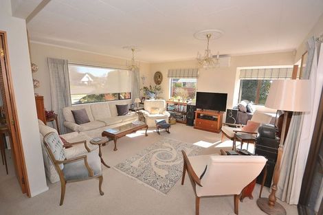 Photo of property in 1 Oak Bay, Waikanae, 5036