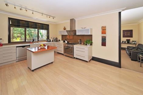Photo of property in 5 Tington Avenue, Wattle Downs, Auckland, 2103
