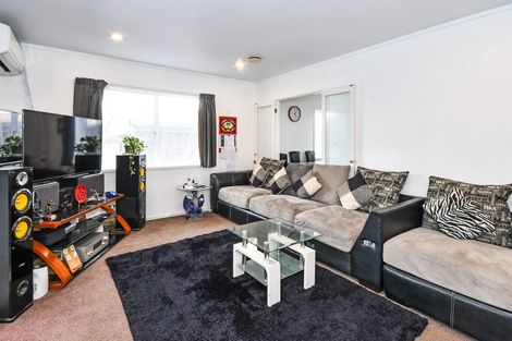 Photo of property in 1 Bendale Place, Papatoetoe, Auckland, 2025