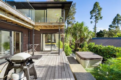 Photo of property in 52 Tanekaha Road, Titirangi, Auckland, 0604