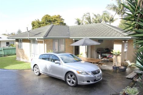 Photo of property in 100a Lincoln Park Avenue, Massey, Auckland, 0614
