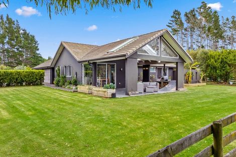 Photo of property in 842 South Head Road, South Head, Helensville, 0874