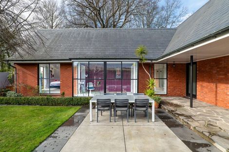 Photo of property in 155 Fendalton Road, Fendalton, Christchurch, 8041