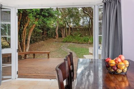 Photo of property in 2/21 Glamorgan Drive, Torbay, Auckland, 0630