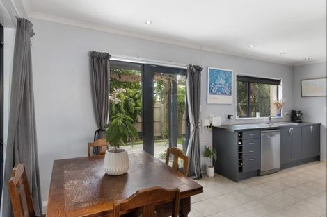 Photo of property in 209a Kenilworth Road, Mayfair, Hastings, 4122