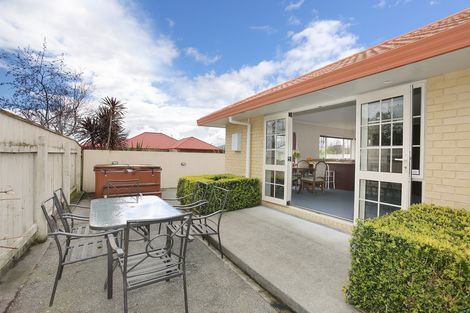 Photo of property in 5 Parnell Heights Drive, Kelvin Grove, Palmerston North, 4414