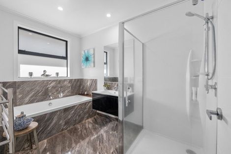 Photo of property in 24 Moira Close, Welcome Bay, Tauranga, 3175