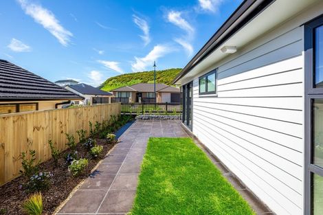 Photo of property in 26 Te Hoiere Street, Aotea, Porirua, 5024