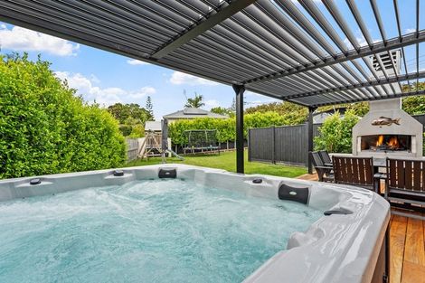 Photo of property in 267 Vipond Road, Stanmore Bay, Whangaparaoa, 0932