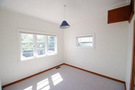 Photo of property in 41 Farm Road, Northland, Wellington, 6012